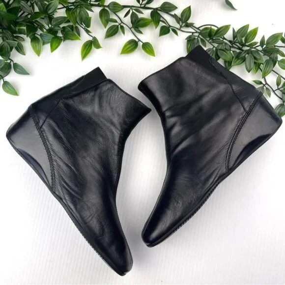 AQUATALIA by Marvin K. Wedge Ankle Bootie Black 7.5